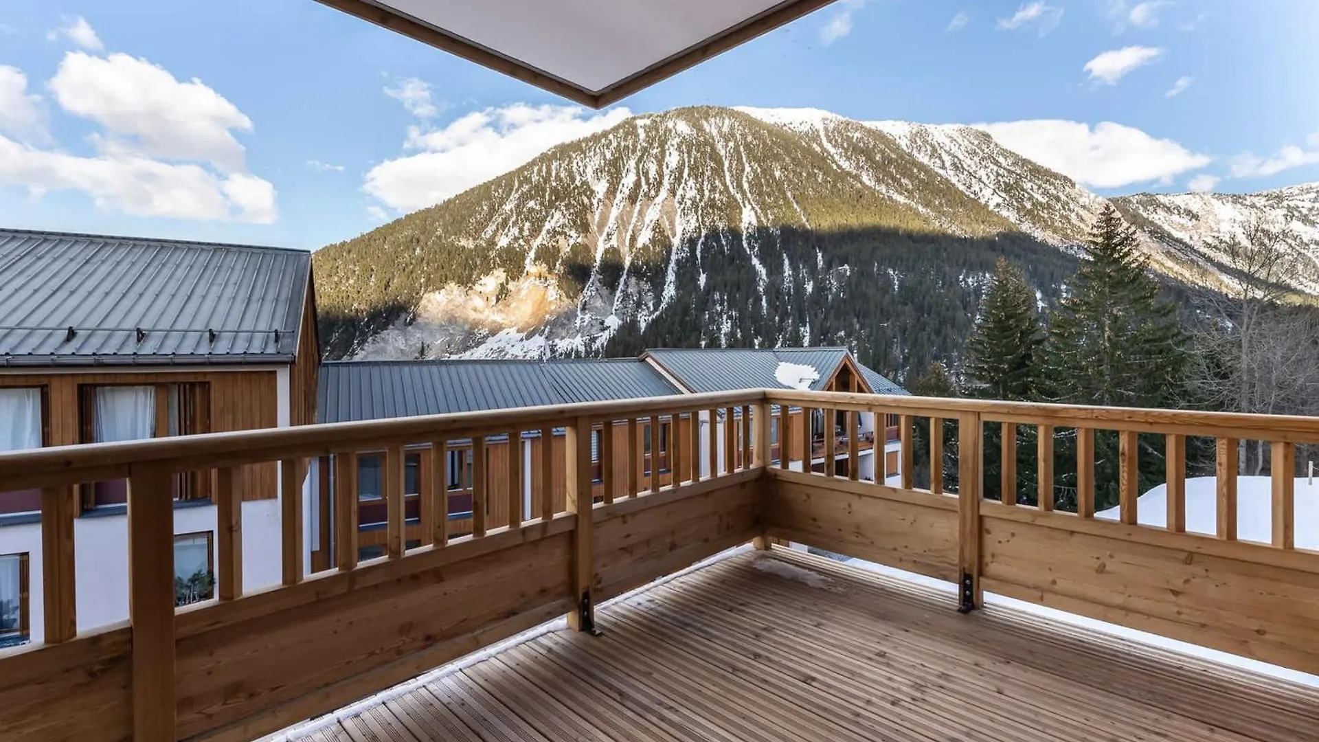 Apartmán Appartement T4 A Courchevel Moriond, A 100M Des Pistes, Avec Parking, Wifi Et Services Inclus - Fr-1-563-48